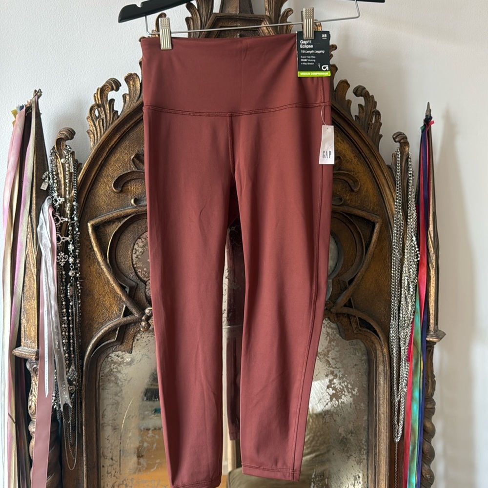 Gap eclipse fit 7/8 length legging